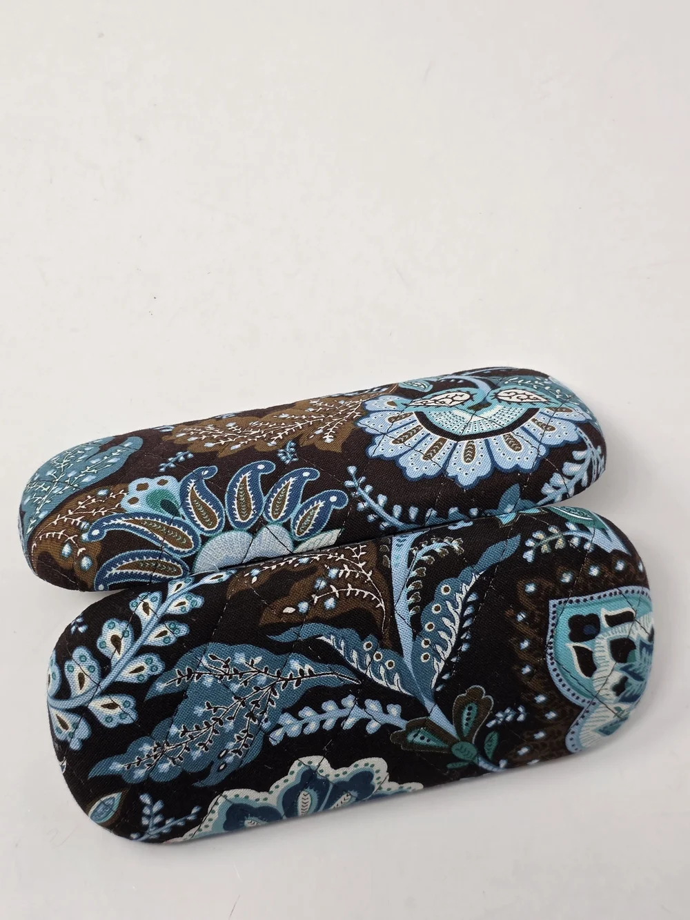 Vera Bradley Hard Quilted Eye Glass Case in Java Blue paisley floral print Rare